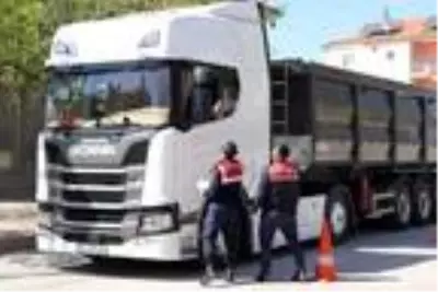 Taziye evine giden kadın koronavirüs bulaştırdı, 30 ev karantinaya alındı Taziye evine giden kadın koronavirüs bulaştırdı, 30 ev karantinaya alındı