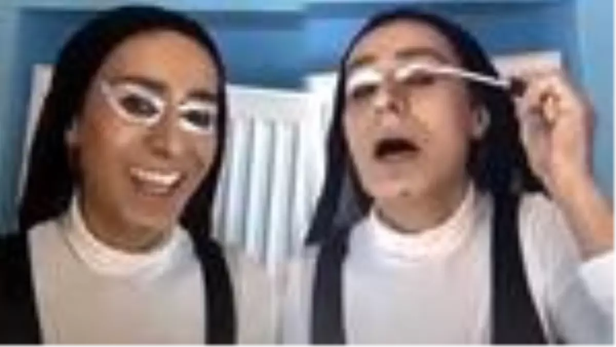 Yıldız Tilbe makyaj yaptı!