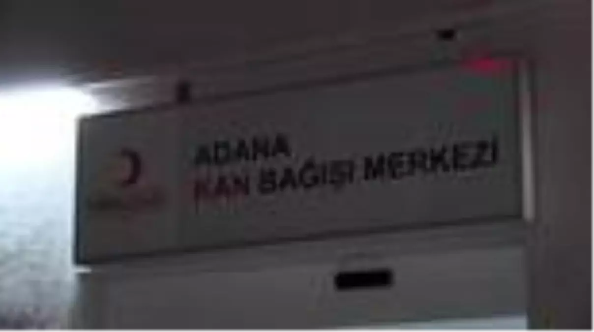 Adana'da eğitimciler kan bağışında bulundu