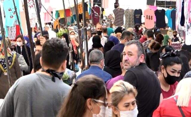 Adım atacak yer kalmadı! Avcılar'daki semt pazarında akıl almaz yoğunluk