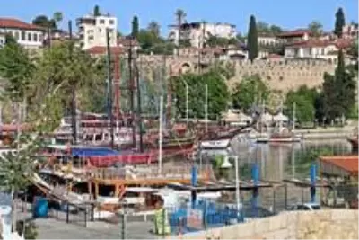 Antalya'da karada başlayan normalleşme denizde devam ediyor Antalya'da karada başlayan normalleşme denizde devam ediyor