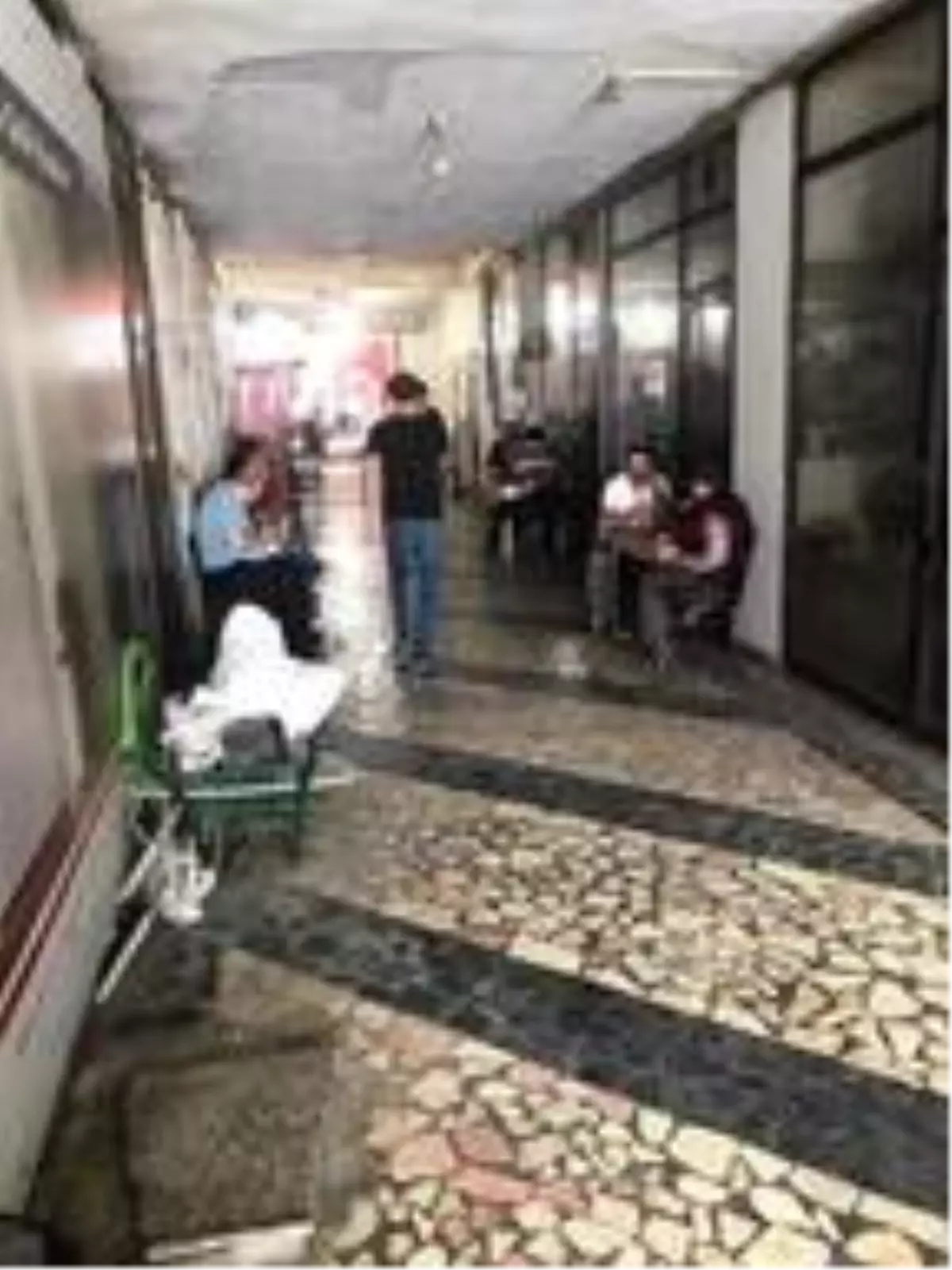 Çay ocağında oturanları görüntüleyip şikayet ettiler