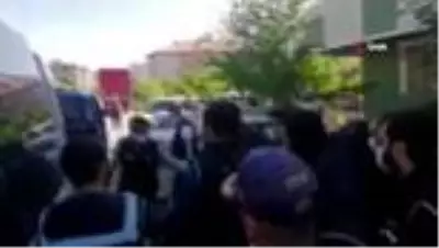 Göz altına alınan HDP'li Iğdır Belediye başkanının yerine Vali Enver Ünlü Kayyum olarak atandı Göz altına alınan HDP'li Iğdır Belediye başkanının yerine Vali Enver Ünlü Kayyum olarak atandı