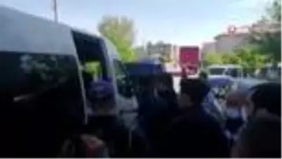 Göz altına alınan HDP'li Iğdır Belediye başkanının yerine Vali Enver Ünlü Kayyum olarak atandı Göz altına alınan HDP'li Iğdır Belediye başkanının yerine Vali Enver Ünlü Kayyum olarak atandı