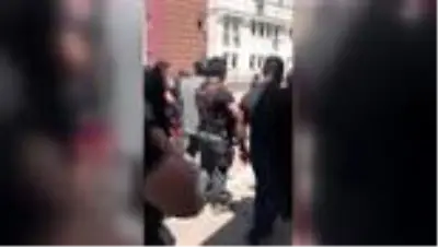 Gözaltıları protesto etmek isteyen HDP'li milletvekili Taşdemir'e izin verilmedi Gözaltıları protesto etmek isteyen HDP'li milletvekili Taşdemir'e izin verilmedi
