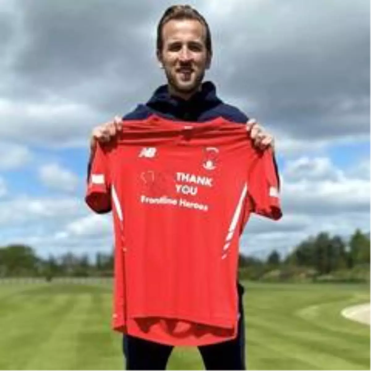Harry Kane, eski takımı Leyton Orient'e forma sponsoru ...