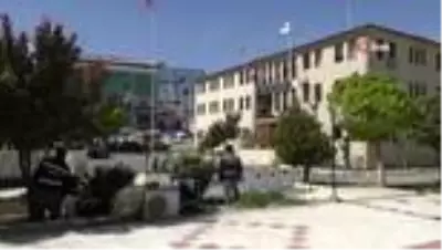 HDP Belediye başkanı gözaltına alındı HDP Belediye başkanı gözaltına alındı