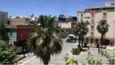 MARDİN Uzun süre sonra dışarı çıkan gençler polislerle tek kale maç yaptı