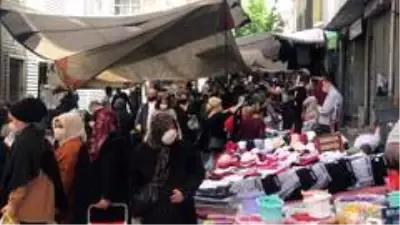 (Özel) Sokağa çıkma kısıtlaması öncesi vatandaşlar pazara akın etti (Özel) Sokağa çıkma kısıtlaması öncesi vatandaşlar pazara akın etti