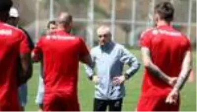 Sivasspor basına kapalı çalıştı! Sivasspor basına kapalı çalıştı!