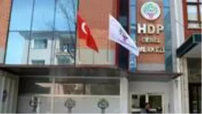 Son dakika: Siirt'te 3 HDP'li belediye başkanı, terör soruşturması nedeniyle gözaltına alındı Son dakika: Siirt'te 3 HDP'li belediye başkanı, terör soruşturması nedeniyle gözaltına alındı