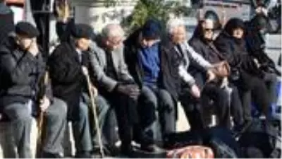 Son Dakika: Cumhurbaşkanı Erdoğan'ın talimatı ile 65 yaş üstü için sokağa çıkma saatleri değişti Son Dakika: Cumhurbaşkanı Erdoğan'ın talimatı ile 65 yaş üstü için sokağa çıkma saatleri değişti