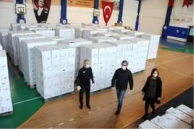 Balçova'da, nüfusunun dört katı maske dağıtıldı Balçova'da, nüfusunun dört katı maske dağıtıldı