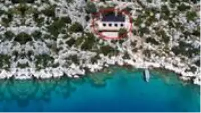 Doğal sit alanına raylı sistem döşeyerek malzeme taşıyıp kaçak villa diktiler Doğal sit alanına raylı sistem döşeyerek malzeme taşıyıp kaçak villa diktiler