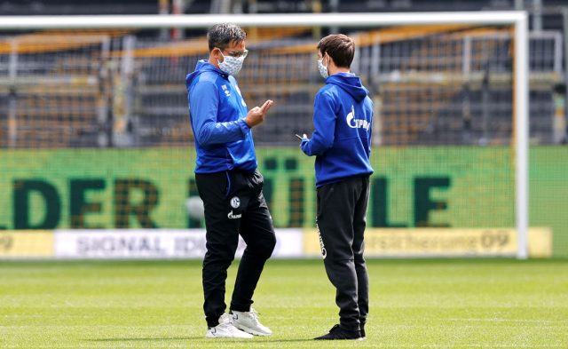 Dortmund - Schalke maçında yedek kulübesinde sosyal mesafe uygulandı