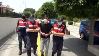 Eşini rahatsız eden adamı aracında kurşun yağmuruna tuttu Eşini rahatsız eden adamı aracında kurşun yağmuruna tuttu