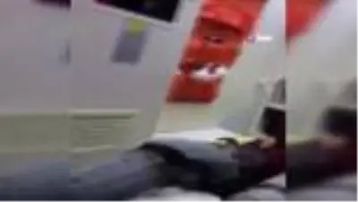 Öfkeli koca, eşine ahlaksız teklifte bulunan adamın aracını kurşun yağmuruna tuttu Öfkeli koca, eşine ahlaksız teklifte bulunan adamın aracını kurşun yağmuruna tuttu