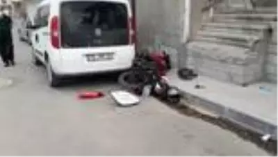 Kamyonetin çarptığı biri yaya 3 kişi yaralandı