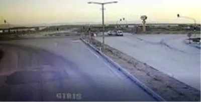 Konya'da 5 kişinin yaralandığı kaza güvenlik kamerasında