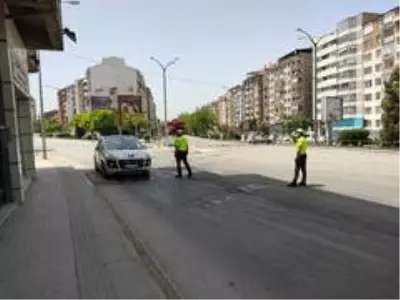 Polis ekipleri kontrollere ara vermiyor