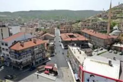 Tarihi çarşıya yenilenen altyapı ile birlikte konforlu ulaşım Tarihi çarşıya yenilenen altyapı ile birlikte konforlu ulaşım