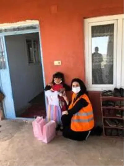 Vali Gül minik Esra'yı unutmadı