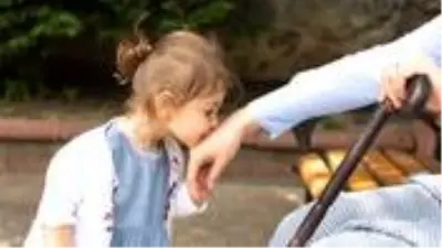 Cezayir'de bayramlaşırken tokalaşma ve sarılma yasaklandı Cezayir'de bayramlaşırken tokalaşma ve sarılma yasaklandı