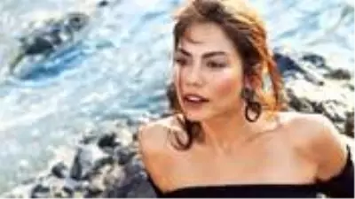 Demet Özdemir, karantinada hiç bilmediği bir yeteneğini keşfetti: Çok iyi yer silip, süpürmek Demet Özdemir, karantinada hiç bilmediği bir yeteneğini keşfetti: Çok iyi yer silip, süpürmek