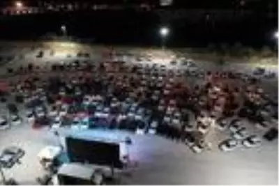 Nevşehir'de otomobillerle 'açık hava sineması' etkinliği Nevşehir'de otomobillerle 'açık hava sineması' etkinliği