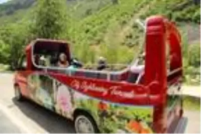 Tunceli'de sokağa çıkan 65 yaş ve üstü, tur aracıyla gezdirildi