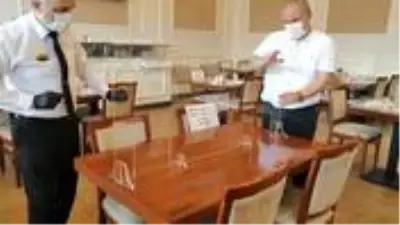 Türkiye'deki bir restoranda normalleşme süreci için alınan önlemler ilk kez görüldü Türkiye'deki bir restoranda normalleşme süreci için alınan önlemler ilk kez görüldü
