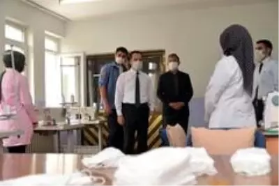 Vali Şentürk, koruyucu aileyi ziyaret etti Vali Şentürk, koruyucu aileyi ziyaret etti