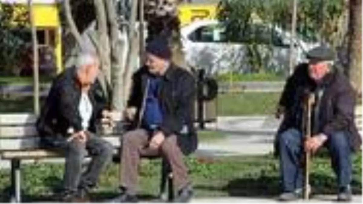 65 yaş üstü vatandaşların sokağa çıkma saatleri değişti