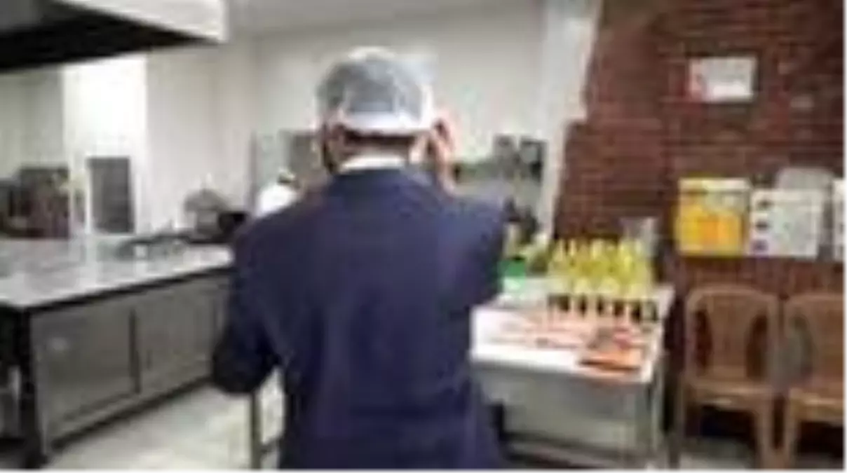 Aşevinden bin 50 kişiye sıcak yemek