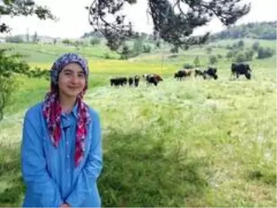 Bakan Selçuk'un övgü ile bahsettiği Ayşenur konuştu Bakan Selçuk'un övgü ile bahsettiği Ayşenur konuştu