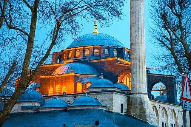 Camiler ne zaman açılıyor? Camilerin açılış tarihi nedir? Cuma namazları ne zaman kılınmaya başlayacak? Camilerde yasak ne zaman kalkıyor?
