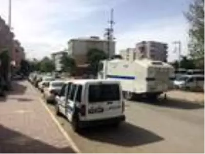 Görevden uzaklaştırılan HDP'li Yaşar Akkuş, 'terör örgütüne üye olmak' suçundan tutuklandı Görevden uzaklaştırılan HDP'li Yaşar Akkuş, 'terör örgütüne üye olmak' suçundan tutuklandı