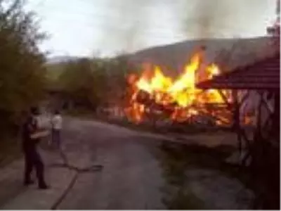 Kastamonu'da çıkan yangında engelli bir kişi hayatını kaybetti Kastamonu'da çıkan yangında engelli bir kişi hayatını kaybetti