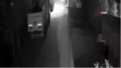 Keşif yapıp bisiklet çalan hırsız kamerada