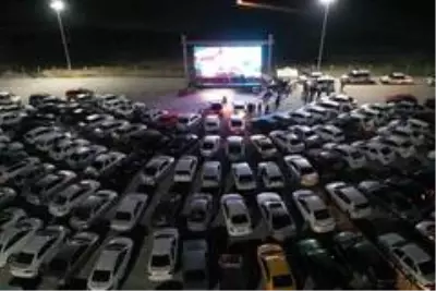 Nevşehir’de yüzlerce araç ’Arabalı Sinema’ etkinliğine katıldı