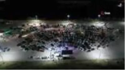 Nevşehir'de yüzlerce araç 'Arabalı Sinema' etkinliğine katıldı Nevşehir'de yüzlerce araç 'Arabalı Sinema' etkinliğine katıldı
