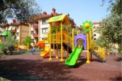 Simge isimler Kuşadası'nın parklarında yaşatılıyor