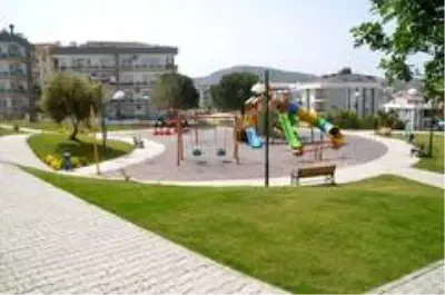 Simge isimler Kuşadası'nın parklarında yaşatılıyor