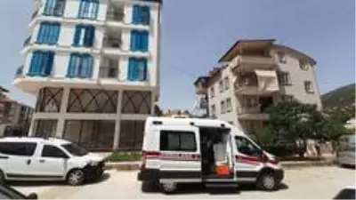 Sinir krizi geçiren kadın tartıştığı kocasını bıçakladı