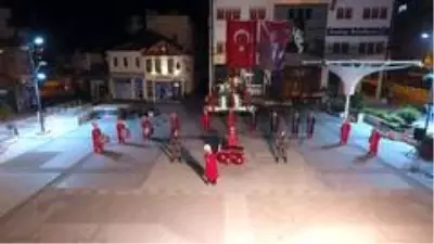 Sokağa çıkma kısıtlamasında mehterandan moral konseri Sokağa çıkma kısıtlamasında mehterandan moral konseri