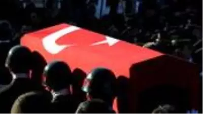 Son Dakika: Kars'ta teröristlere yönelik düzenlenen operasyonlarda 1 askerimiz şehit oldu Son Dakika: Kars'ta teröristlere yönelik düzenlenen operasyonlarda 1 askerimiz şehit oldu