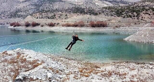 Zipline nedir? Zipline ne demek? Zipline sporu nasıl yapılır? Zipline hakkında merak edilen her şey! Ekstrem spor ziplin nedir? Zipline nedir? Zipline ne demek? Zipline sporu nasıl yapılır? Zipline hakkında merak edilen her şey! Ekstrem spor ziplin nedir?