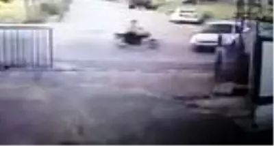 Adıyaman'da, motosikletlinin öldüğü kaza güvenlik kamerasında Adıyaman'da, motosikletlinin öldüğü kaza güvenlik kamerasında