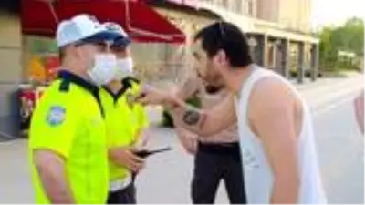 Alkollü şahıs, hem sokağa çıkma kısıtlamasını ihlal etti, hem de polise zorluk çıkardı Alkollü şahıs, hem sokağa çıkma kısıtlamasını ihlal etti, hem de polise zorluk çıkardı