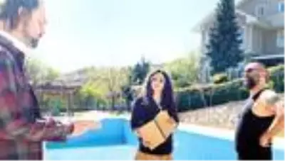 Cansu Tosun 'Pes Artık' setinden ilk kareleri paylaştı Cansu Tosun 'Pes Artık' setinden ilk kareleri paylaştı